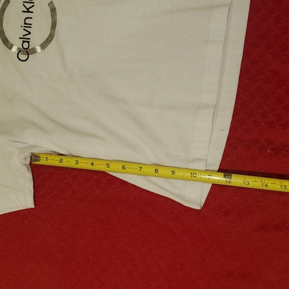 Calvin Klein Tshirt - Picture 5 of 5